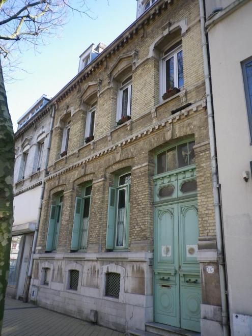 ffaçade-briques-jaunes-calais.jpg