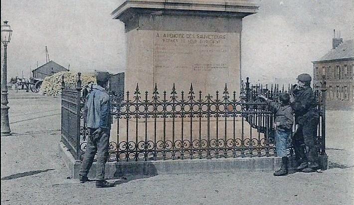 calais-a-la-la-memoire-des-sauveteurs.jpg