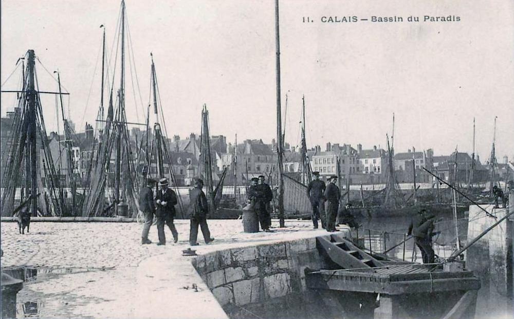 calais-bassin-du-paradis-peche-au-carreau.jpg