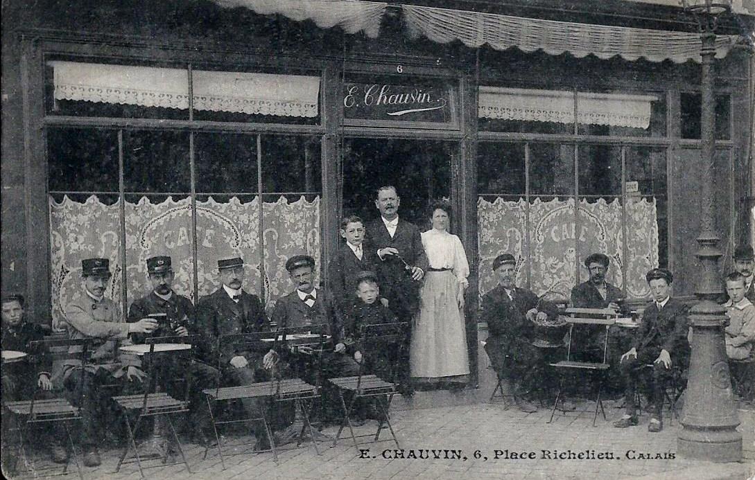 calais-cafe-chauvin-place-richelieu-1.jpg