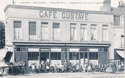 calais-cafe-gustave-place-richelieu-1.jpg