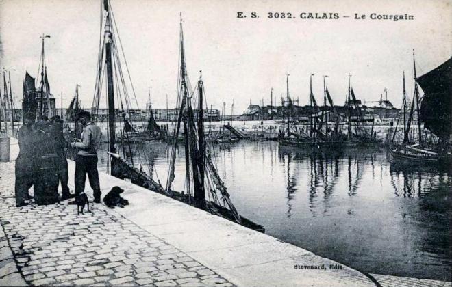 calais-le-courgain-pecheurs-sur-les-quais.jpg