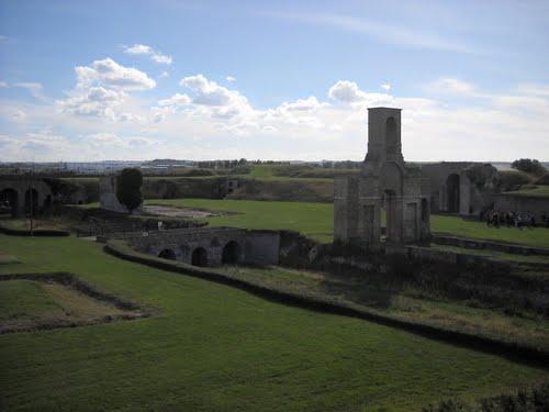 calais-le-fort-nieulay-vue-generale-ancien-vieux-fort-vauban-fortifications.jpg