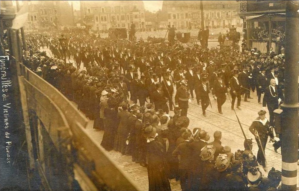 photo ancienne Calais le pluviose