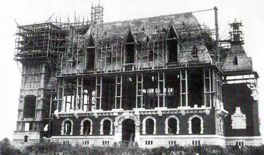Calais hotel de ville en construction