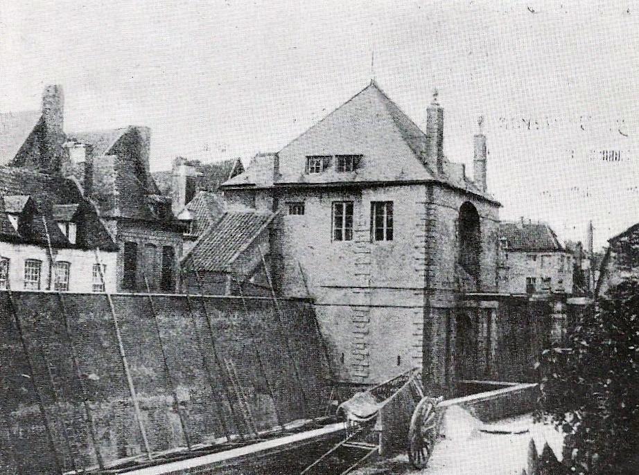Calais remparts et porte du havre