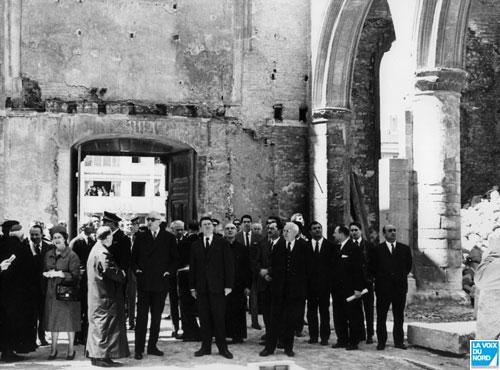 calais1966-eglisenotredame-visite-du-general-de-gaulle-a-calais-herve-tavernier-calais.jpg