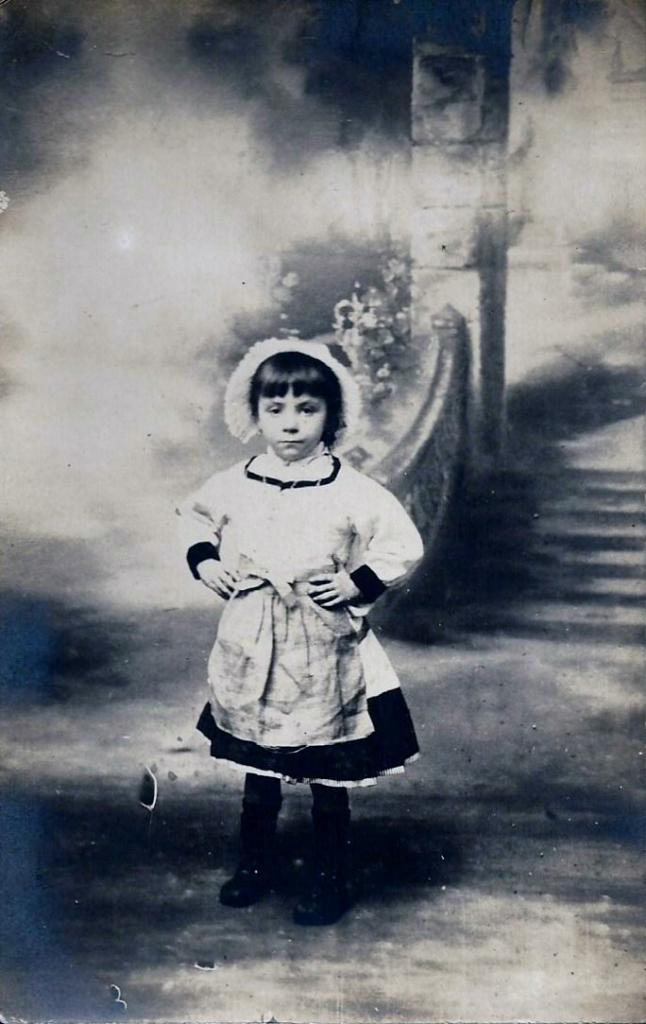 jeune-matelote-calaisienne.jpg