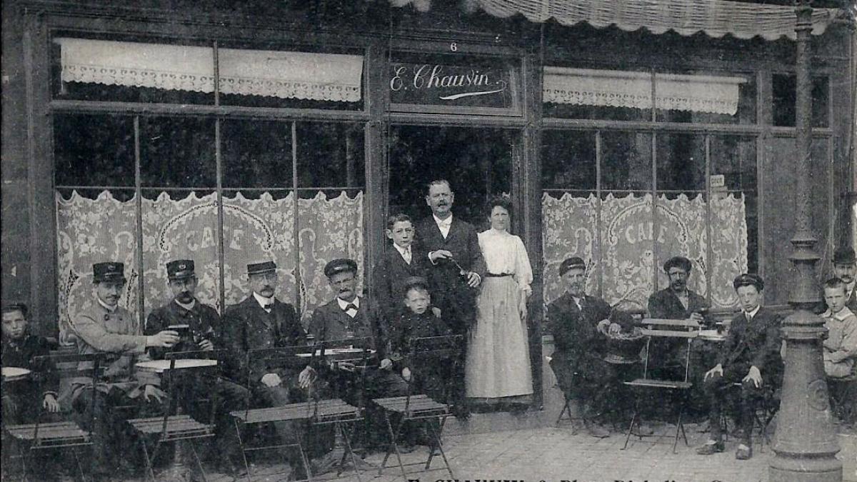 calais-cafe-chauvin-place-richelieu-1.jpg