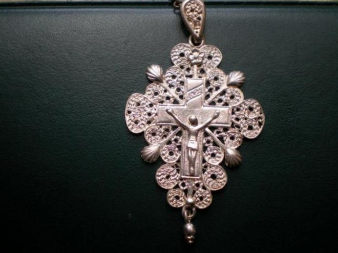 calais-croix-traditonnelle-en-argent-bijoux-regionaux.jpg