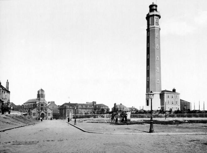 calais-en-1895-le-phare.jpg